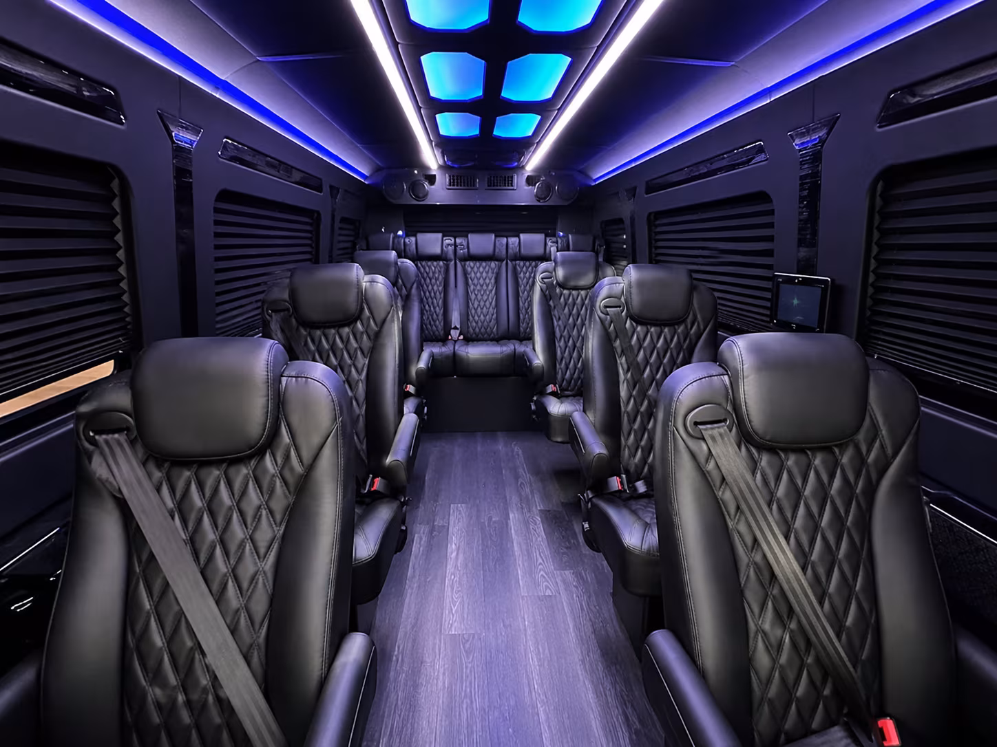 blog rent a bus to bearizona wildlife park hero