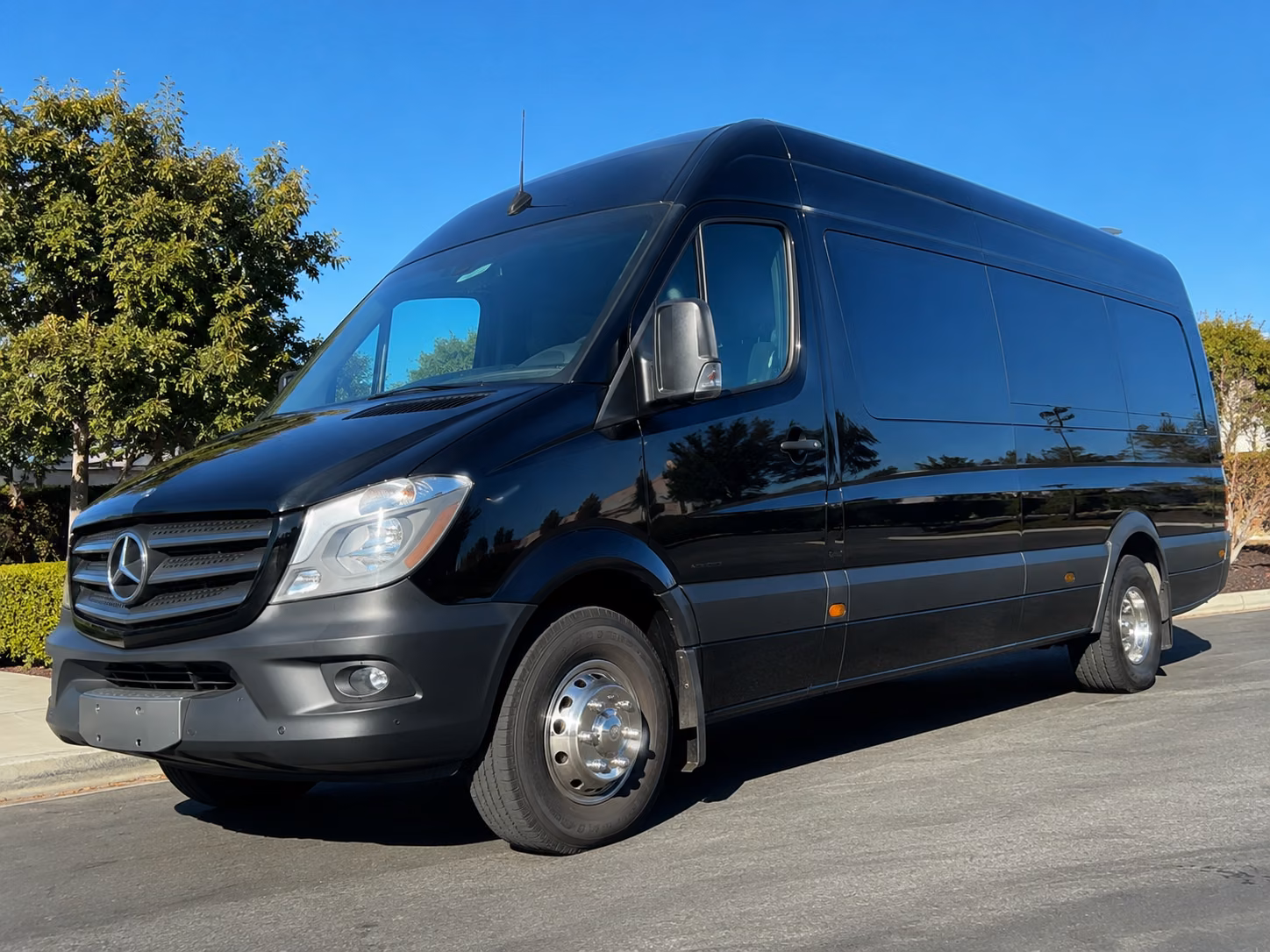find and book transportation for your next concert or music festival 3