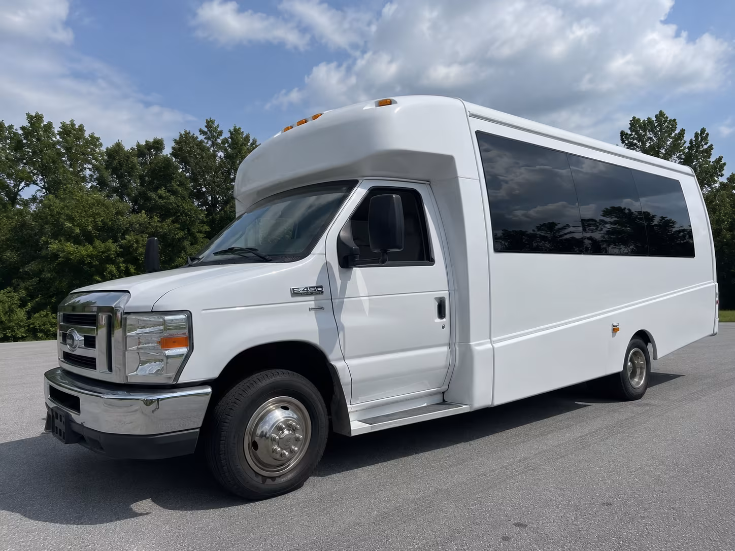 flagstaff bachelorette party buses for bar crawls on south san francisco street